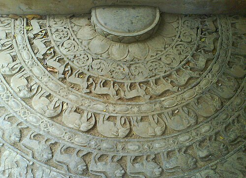 සඳකඩපහණ